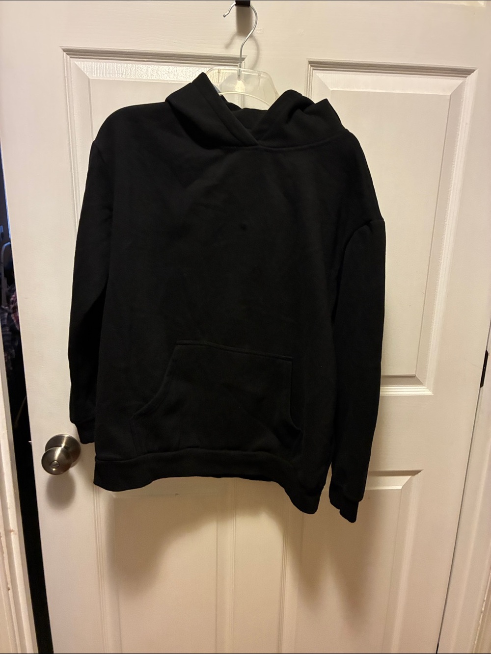 Naggoo Men's Black Hoodie Sweater w/kangaroo pockets -NWOT